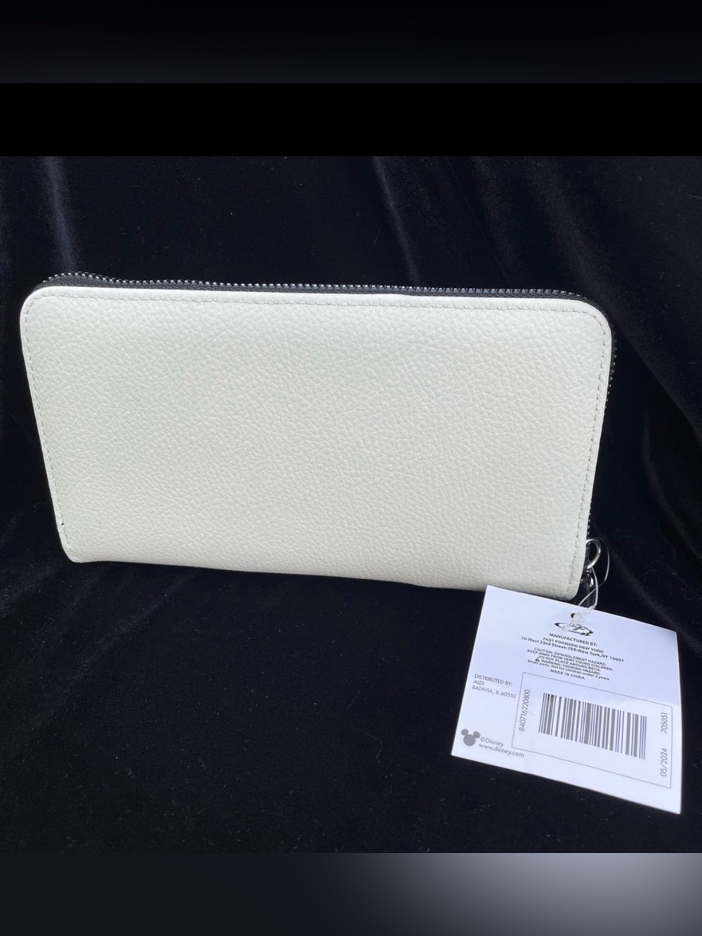 Mickey Mouse and Minnie Mouse Zip Around Wallet NWT - Picture 2 of 3